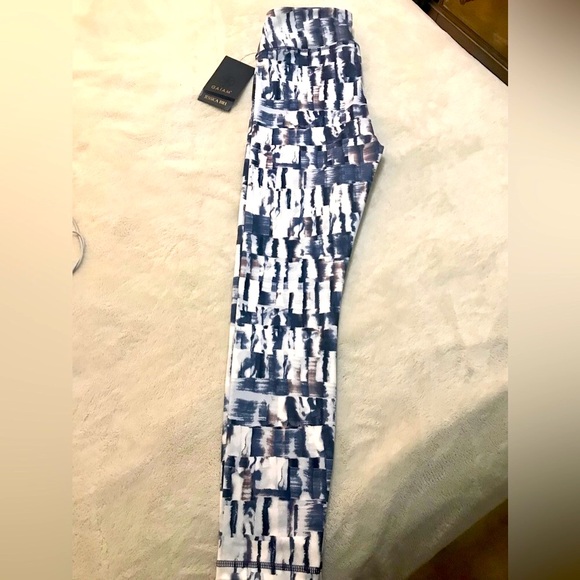 NEW GAIAM by Jessica Biel Blue Abstract Leggings - Picture 9 of 14